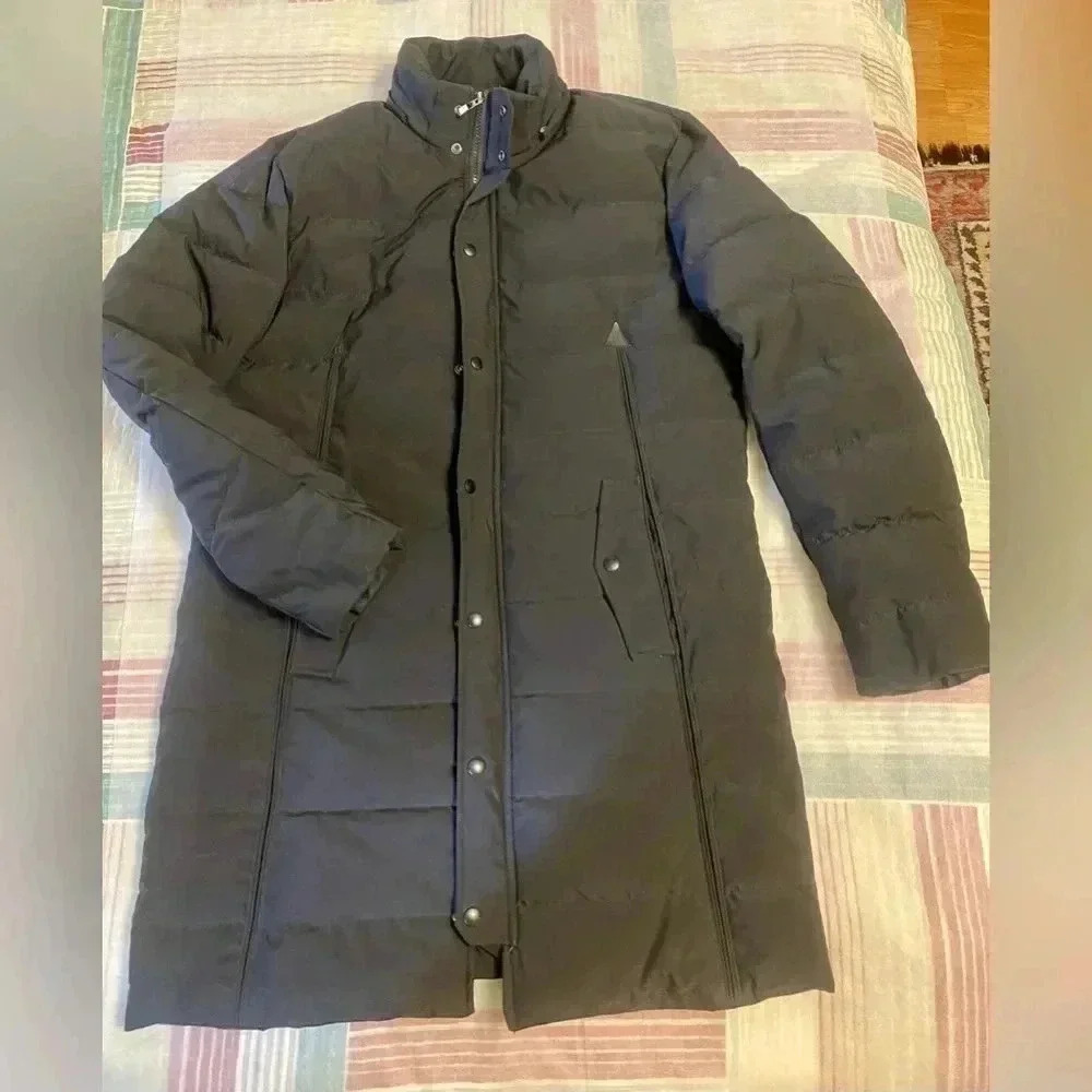 Winter coat 🧥 for women (hood is lost )